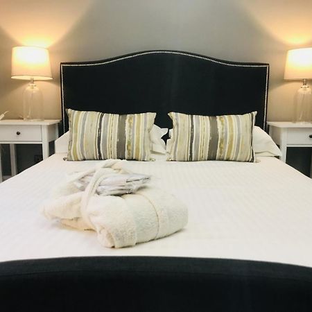 Cambridge Villa Warwick  Bagian luar foto