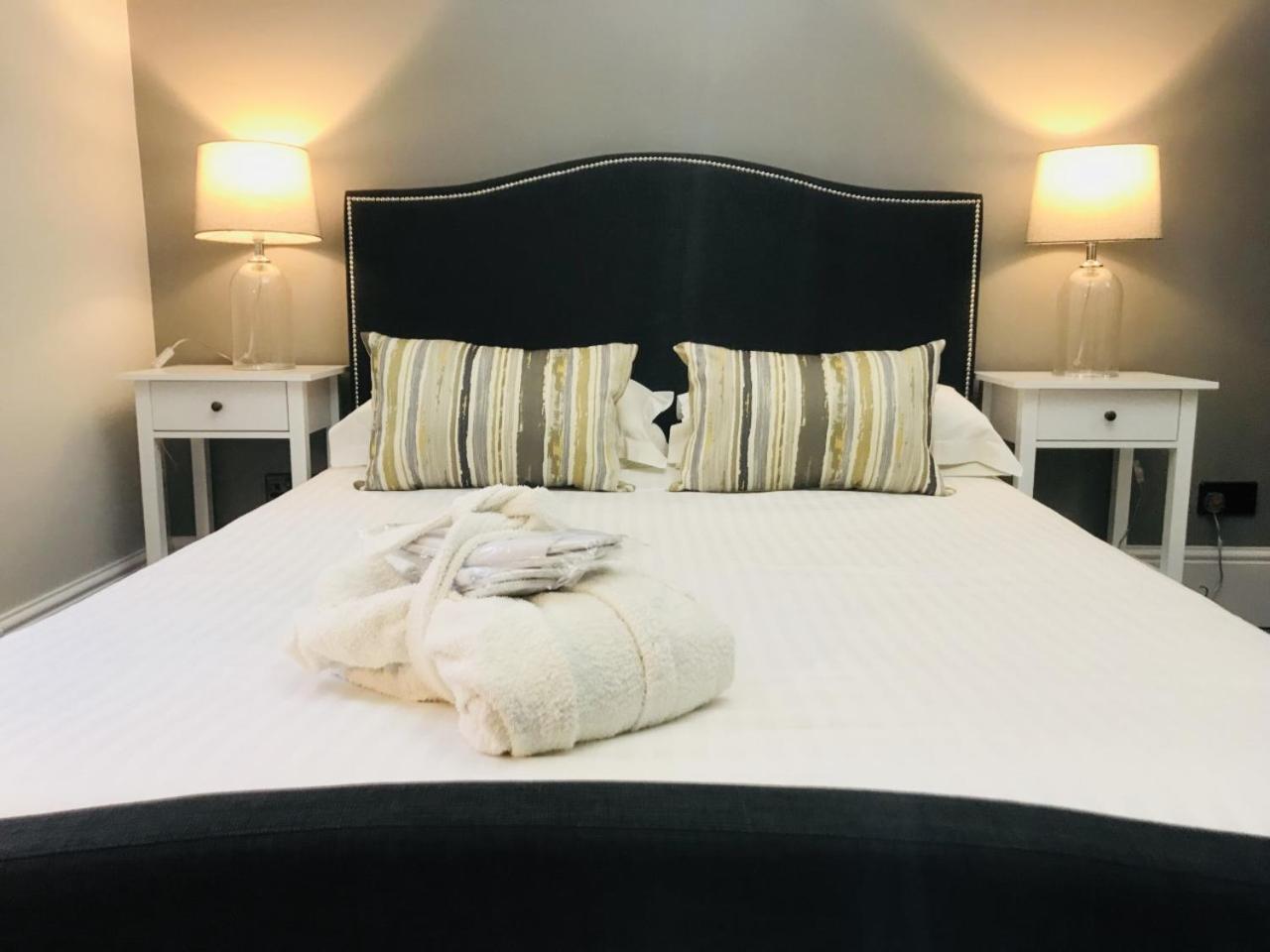 Cambridge Villa Warwick  Bagian luar foto